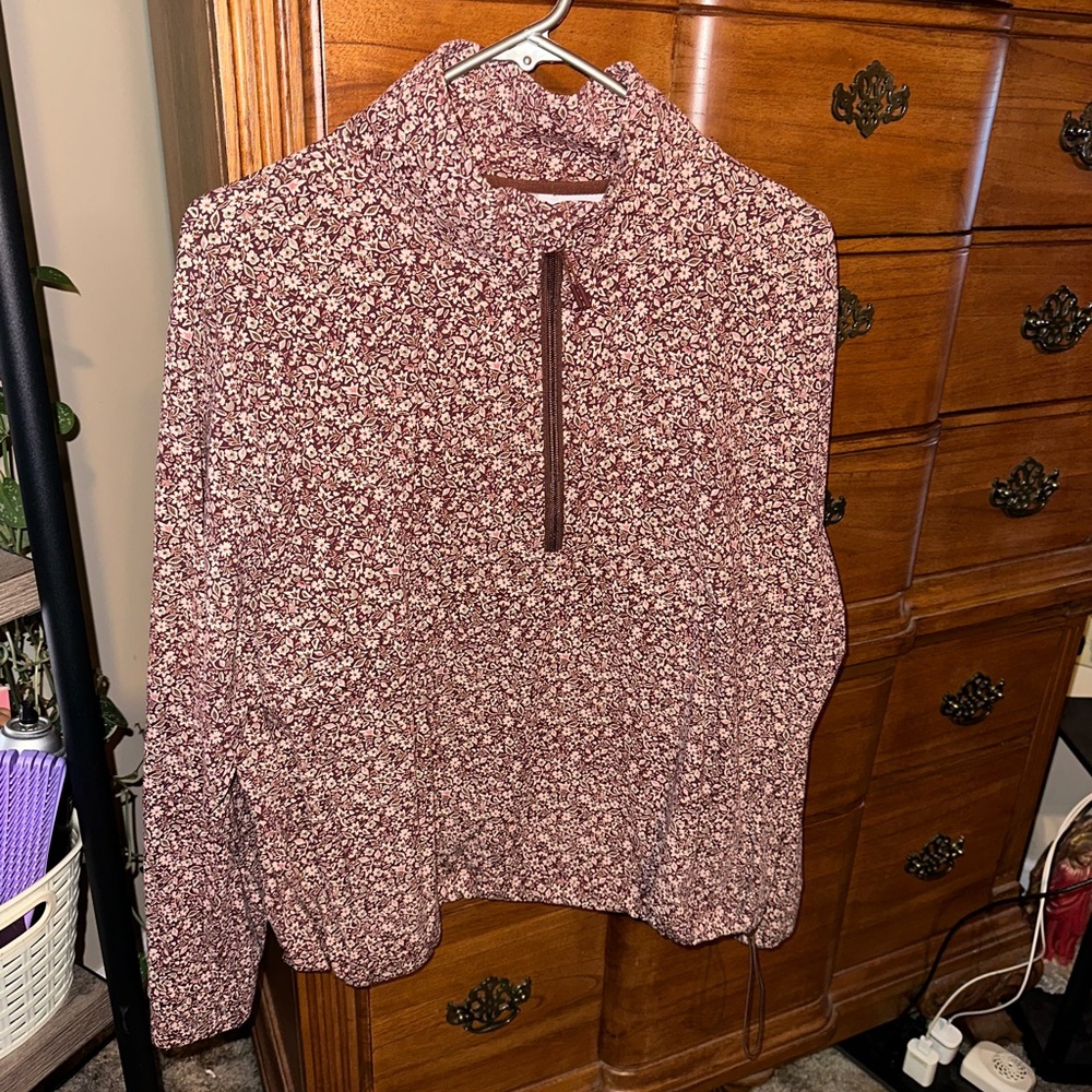 Sam’s brand pullover